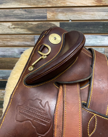USED The Australian Stockmans Saddlery Australian Saddle 15” Dark Oil