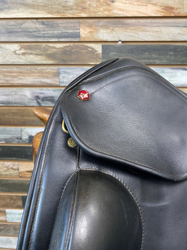 USED Albion Monoflap Dressage Saddle 17" Black