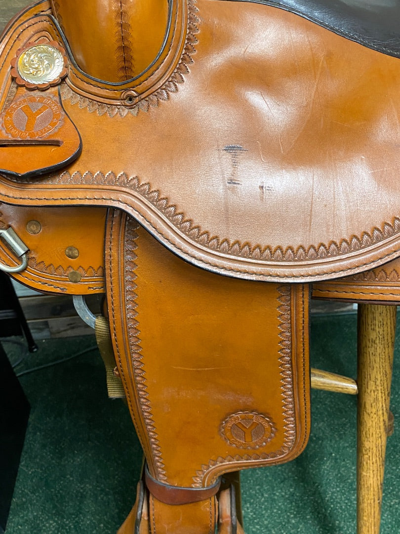 USED Circle Y Flex Lite Park and Trail Saddle 15" | Light Oil