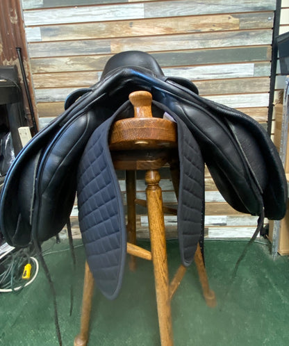 USED Kent & Masters Dressage Saddle 18" Black