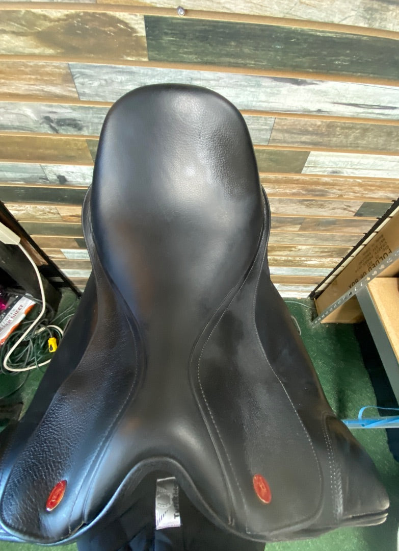 USED Kent & Masters Dressage Saddle 18" Black