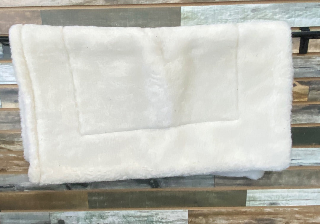 USED  Western Fleece Pad 30"x32" White
