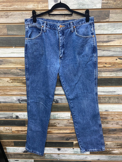 USED Wrangler Straight Leg 36x32 Blue Wash