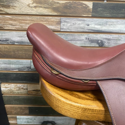 USED Kincade Jump Saddle 16 1/2" Red
