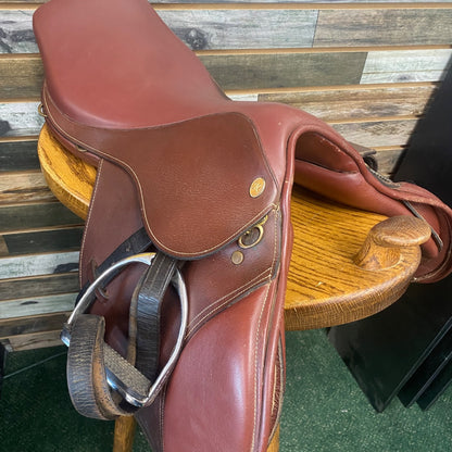 USED Kincade Jump Saddle 16 1/2" Red