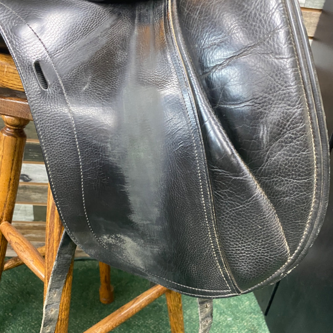 USED Schleese Dressage Saddle 17.5" Black