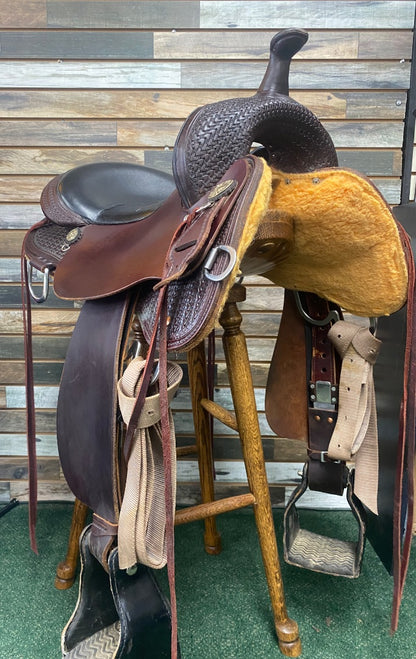 USED Circle Y Arrow Creek Trail Saddle 16" Walnut