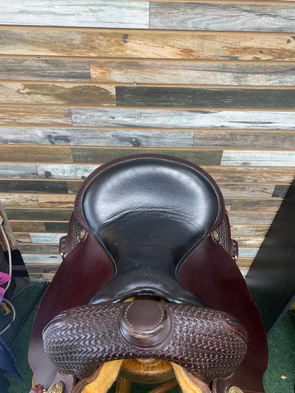 USED Circle Y Arrow Creek Trail Saddle 16" Walnut