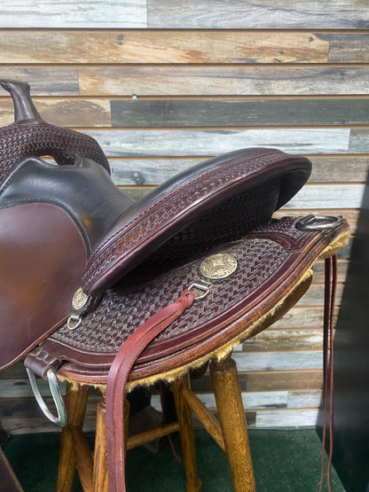 USED Circle Y Arrow Creek Trail Saddle 16" Walnut
