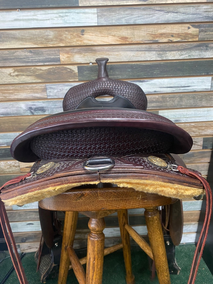 USED Circle Y Arrow Creek Trail Saddle 16" Walnut