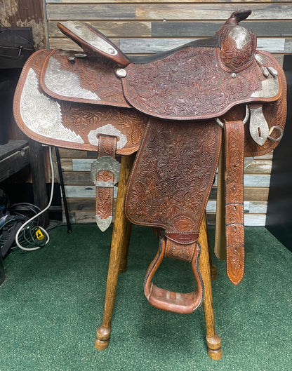USED Hereford 16" Western Pleasure Saddle - 7" Gullet, MD/O