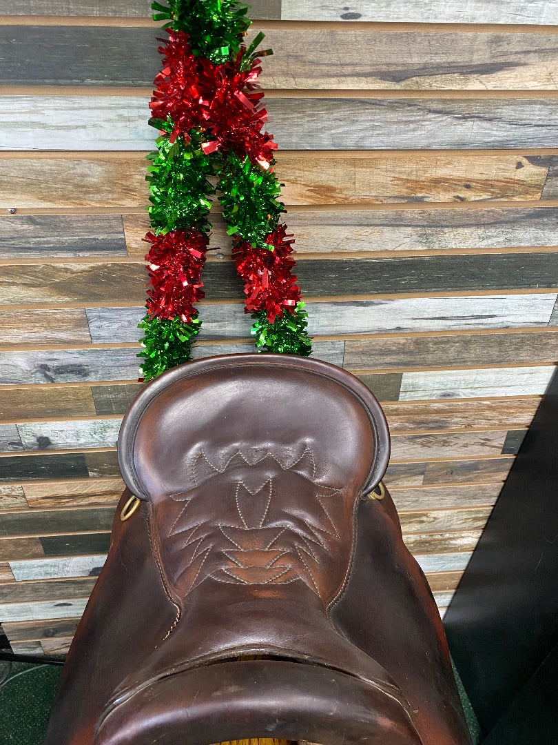 USED Tucker Endurance Saddle | Seat: 16.5" Gullet: 6.5"