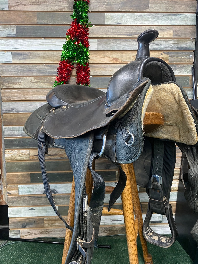 USED Big Horn Synthetic Western Saddle | Seat: 16" Gullet: 7.5"
