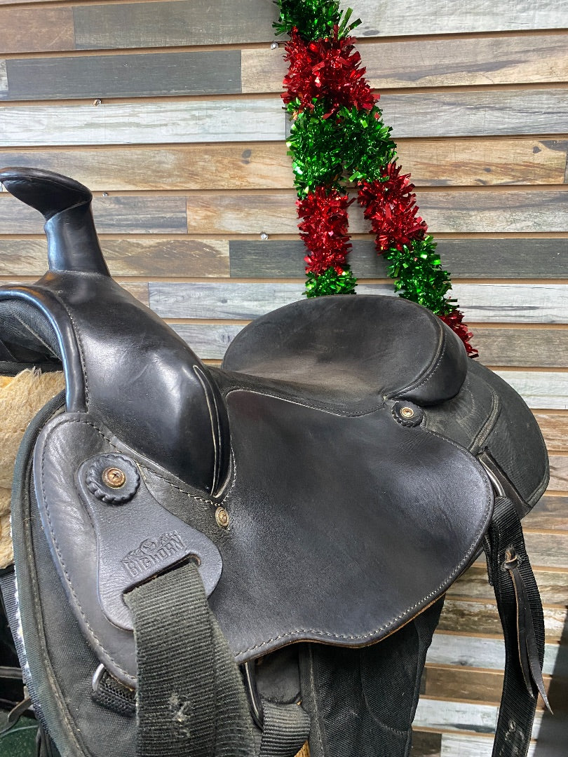 USED Big Horn Synthetic Western Saddle | Seat: 16" Gullet: 7.5"