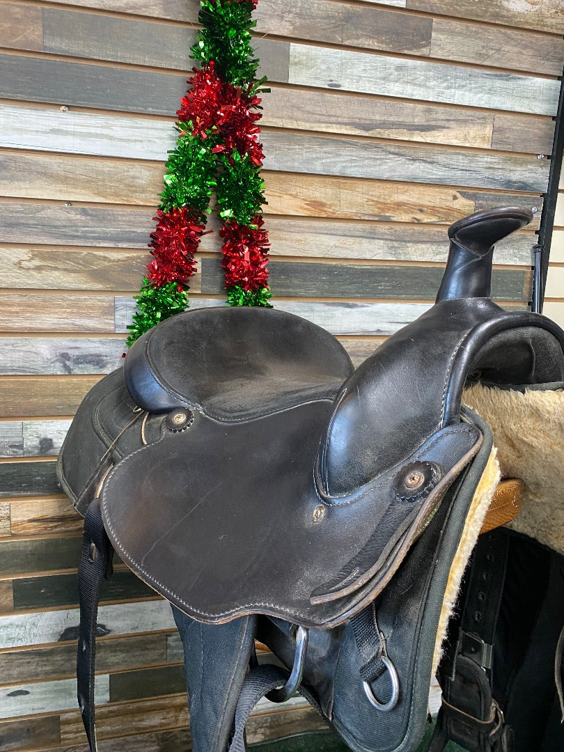 USED Big Horn Synthetic Western Saddle | Seat: 16" Gullet: 7.5"