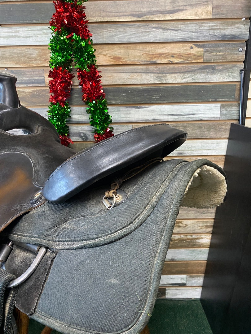 USED Big Horn Synthetic Western Saddle | Seat: 16" Gullet: 7.5"