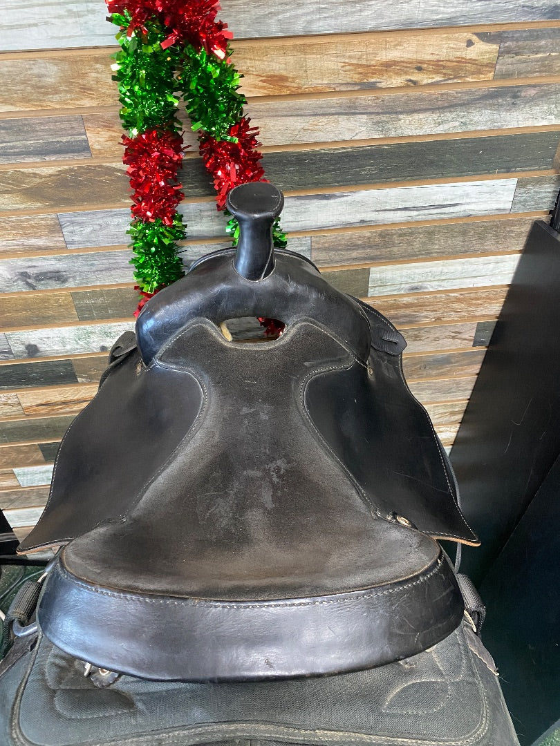 USED Big Horn Synthetic Western Saddle | Seat: 16" Gullet: 7.5"