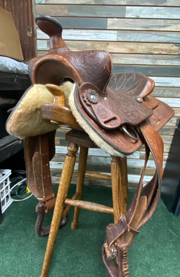 USED SIMCO Western Pleasure Saddle – Model #3140 | 15" Seat | 6" Gullet