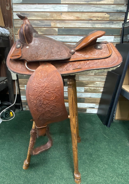 USED SIMCO Western Pleasure Saddle – Model #3140 | 15" Seat | 6" Gullet