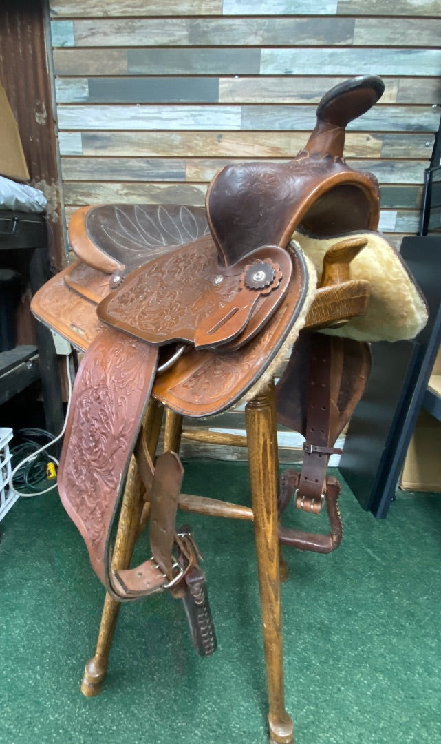 USED SIMCO Western Pleasure Saddle – Model #3140 | 15" Seat | 6" Gullet