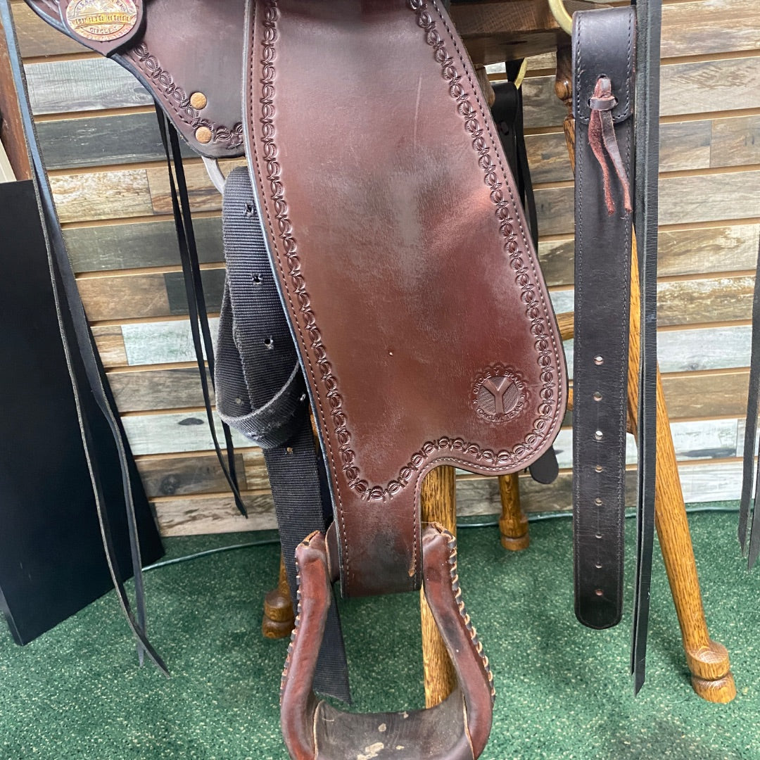 USED Circle Y 16" Flex 2 Gaited Western Saddle 16" Dark Oil