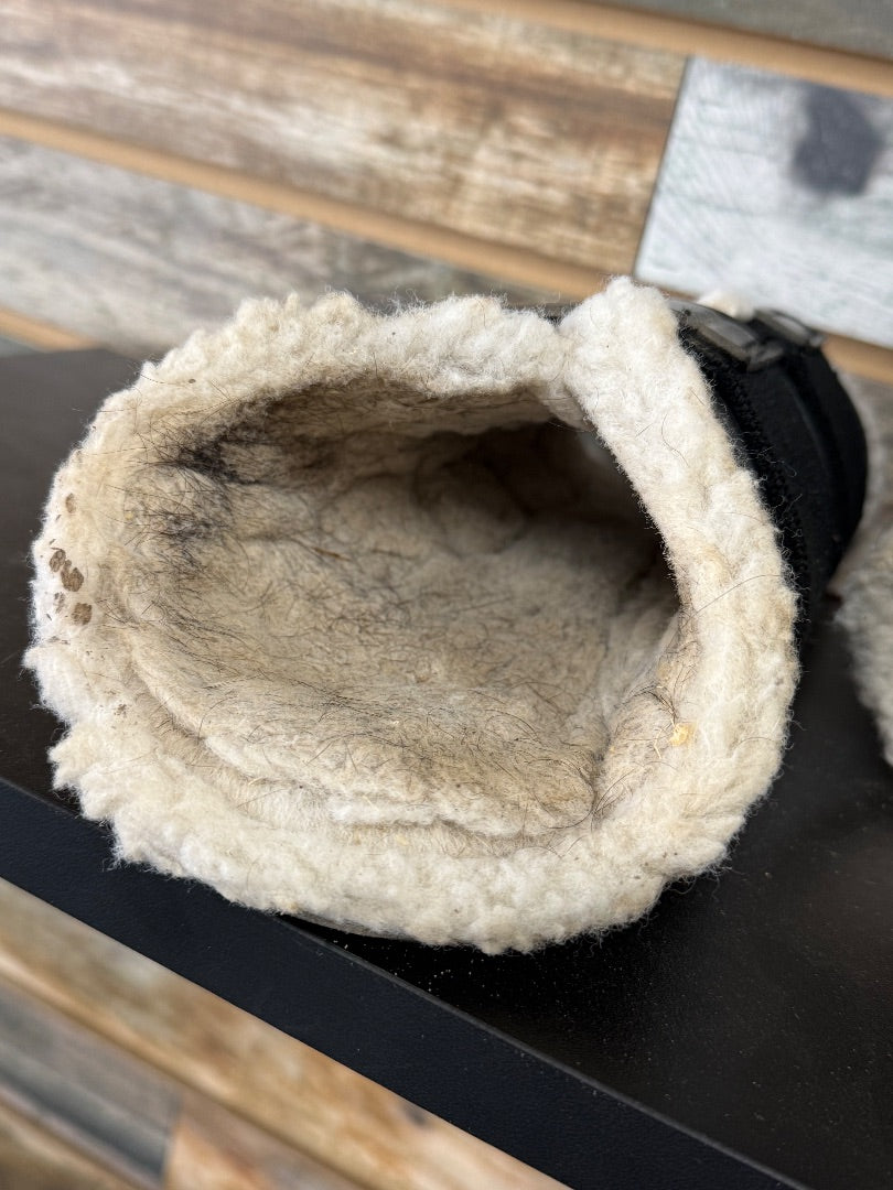 USED Dover Saddlery Fleece Lined Brushing Boots