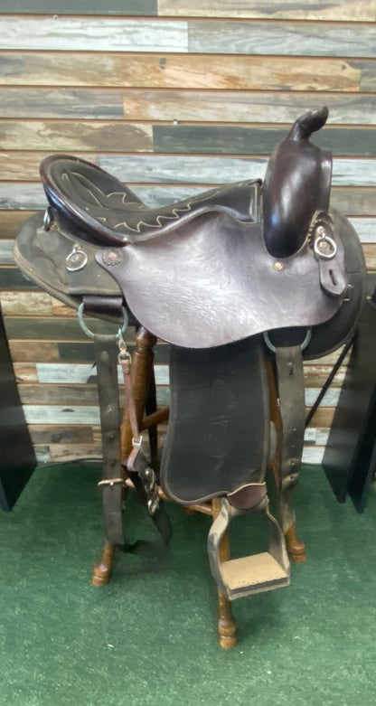 USED Crest Ridge Saddlery Half Synthetic Trail Saddle 15.5" Seat 7" Gullet Dark Oil