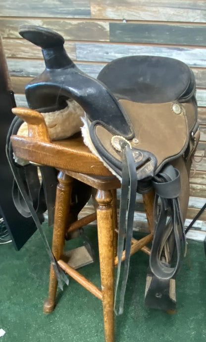USED Abetta Synthetic Trail Saddle 15" Seat