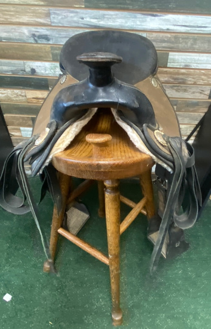 USED Abetta Synthetic Trail Saddle 15" Seat