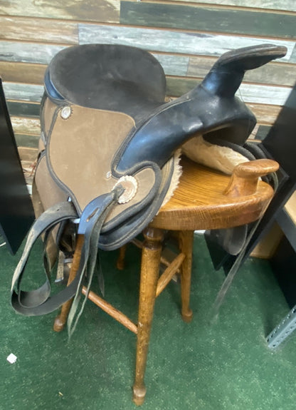 USED Abetta Synthetic Trail Saddle 15" Seat
