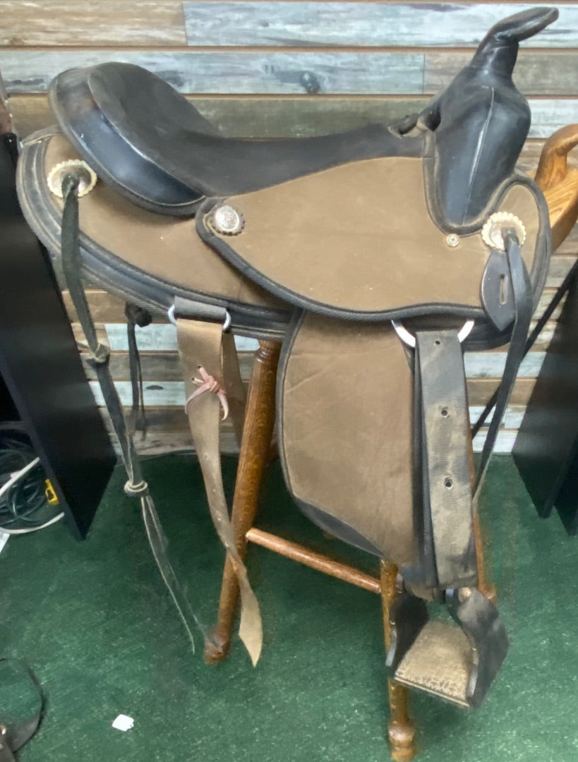USED Abetta Synthetic Trail Saddle 15" Seat