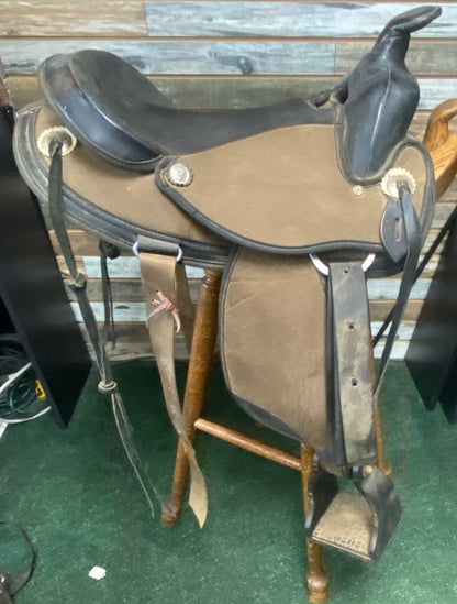USED Abetta Synthetic Trail Saddle 15" Seat