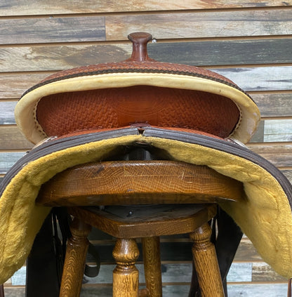 USED Crates Western Trail Saddle | 16.5" Seat 8" Gullet