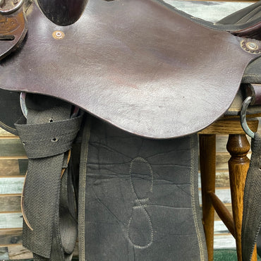 USED Crest Ridge Saddlery Half Synthetic Trail Saddle 15.5" Seat 7" Gullet Dark Oil