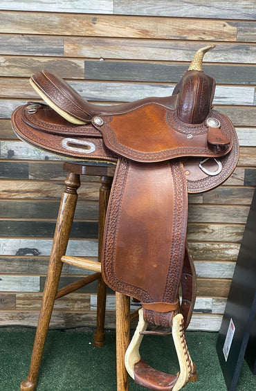 USED Circle P Short Skirt Trail Saddle 15" Dark Oil