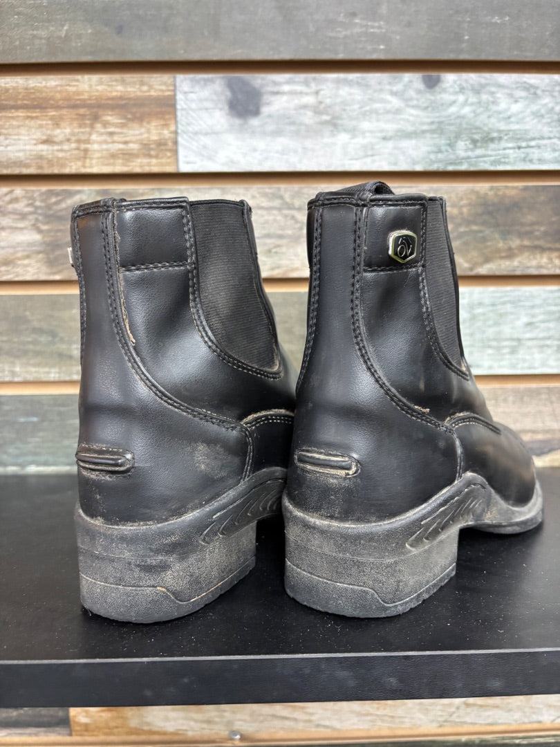 USED Ovation Youth Quantum Paddock Boots 4 Black