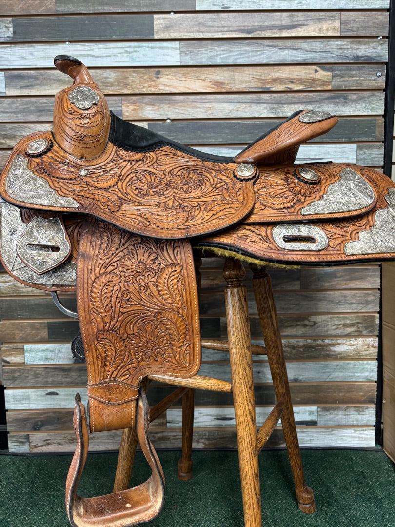 USED Silver Royal Pleasure Saddle 15.5 Light Oil