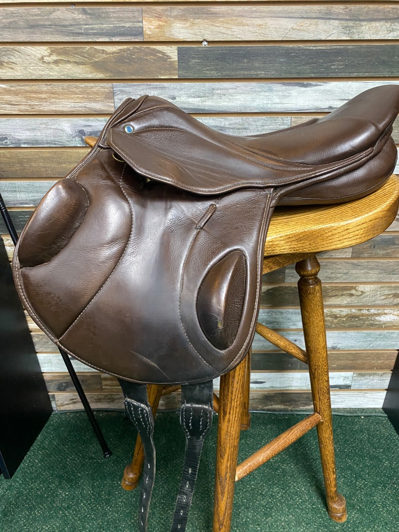 USED Stubben Excalibur English Jump Saddle 17.5" Medium Oil