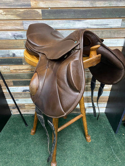 USED Stubben Excalibur English Jump Saddle 17.5" Medium Oil