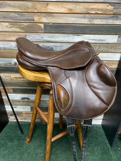 USED Stubben Excalibur English Jump Saddle 17.5" Medium Oil