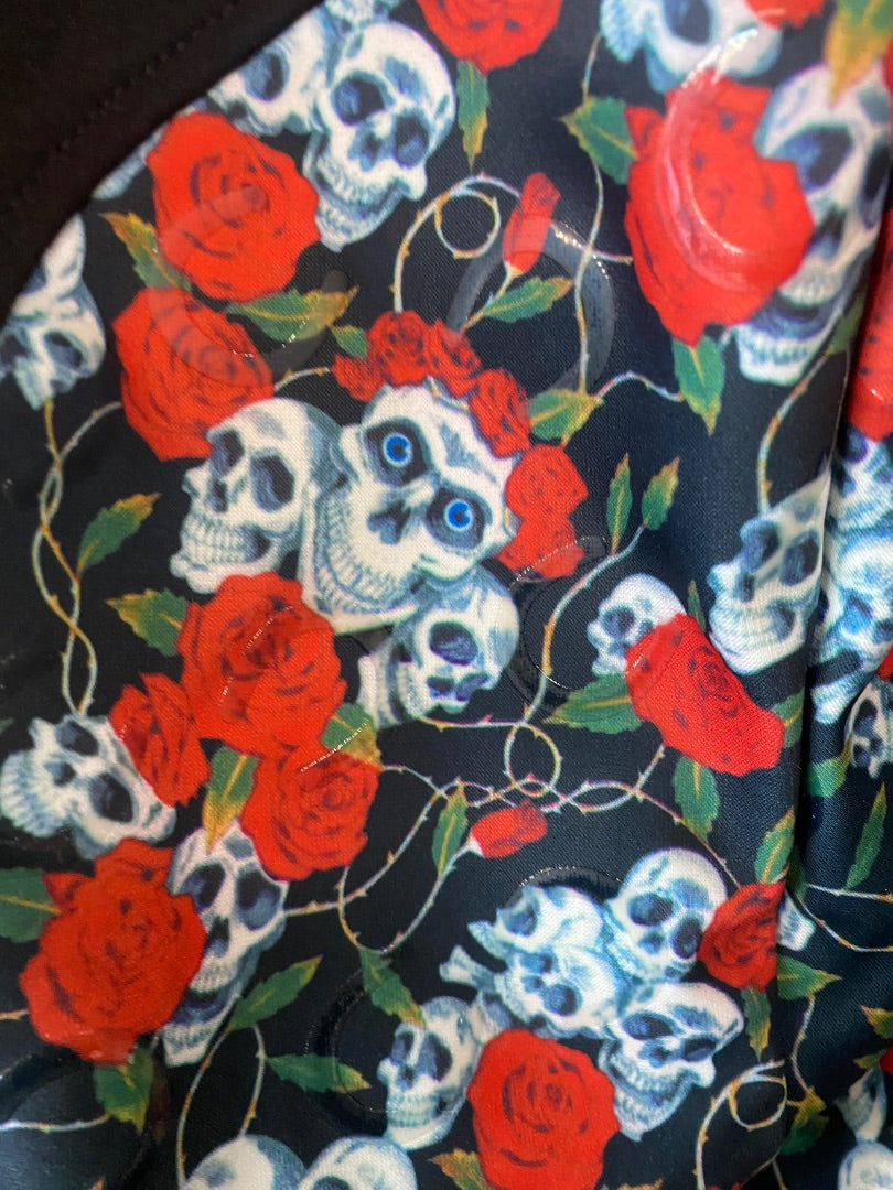 USED Buckwild Ladies full seat breeches 38 Black with Skulls and Roses