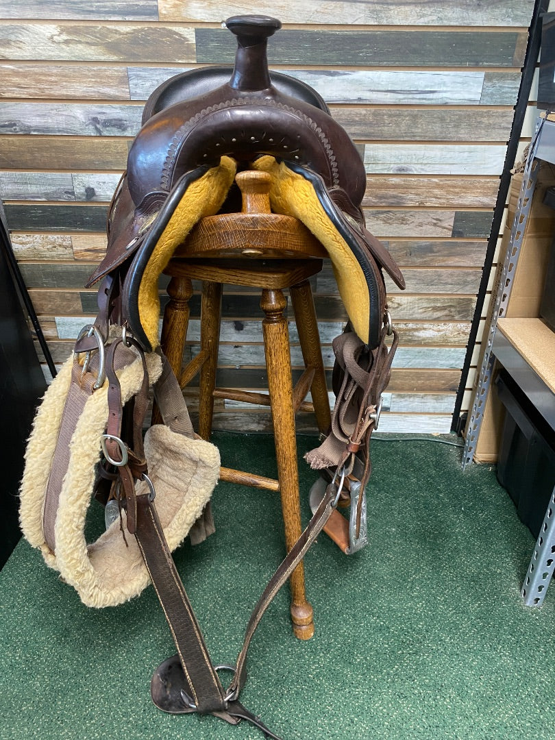 USED Circle Y Western Trail Saddle 17” Dark OIl