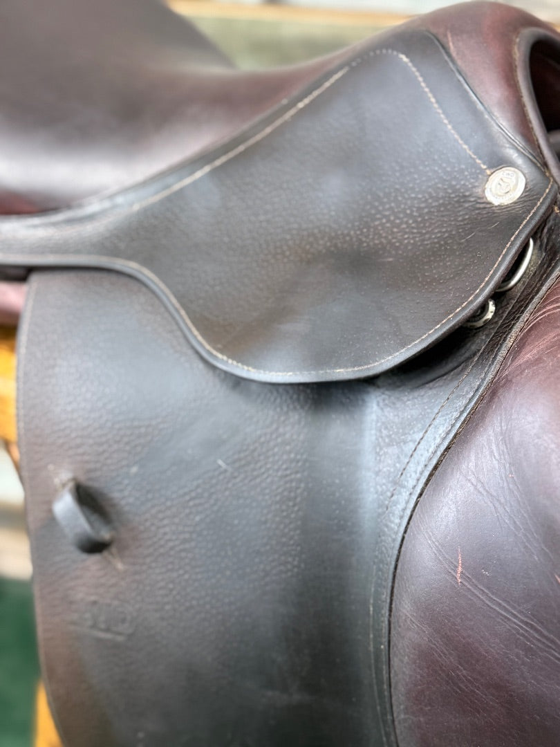 USED 16.5" CWD Hunter/Jumper Saddle