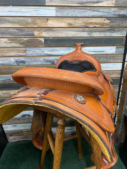 USED Crates Supreme Ladies Light Reiner Saddle With Hand Tooled Boarder 16" Natural