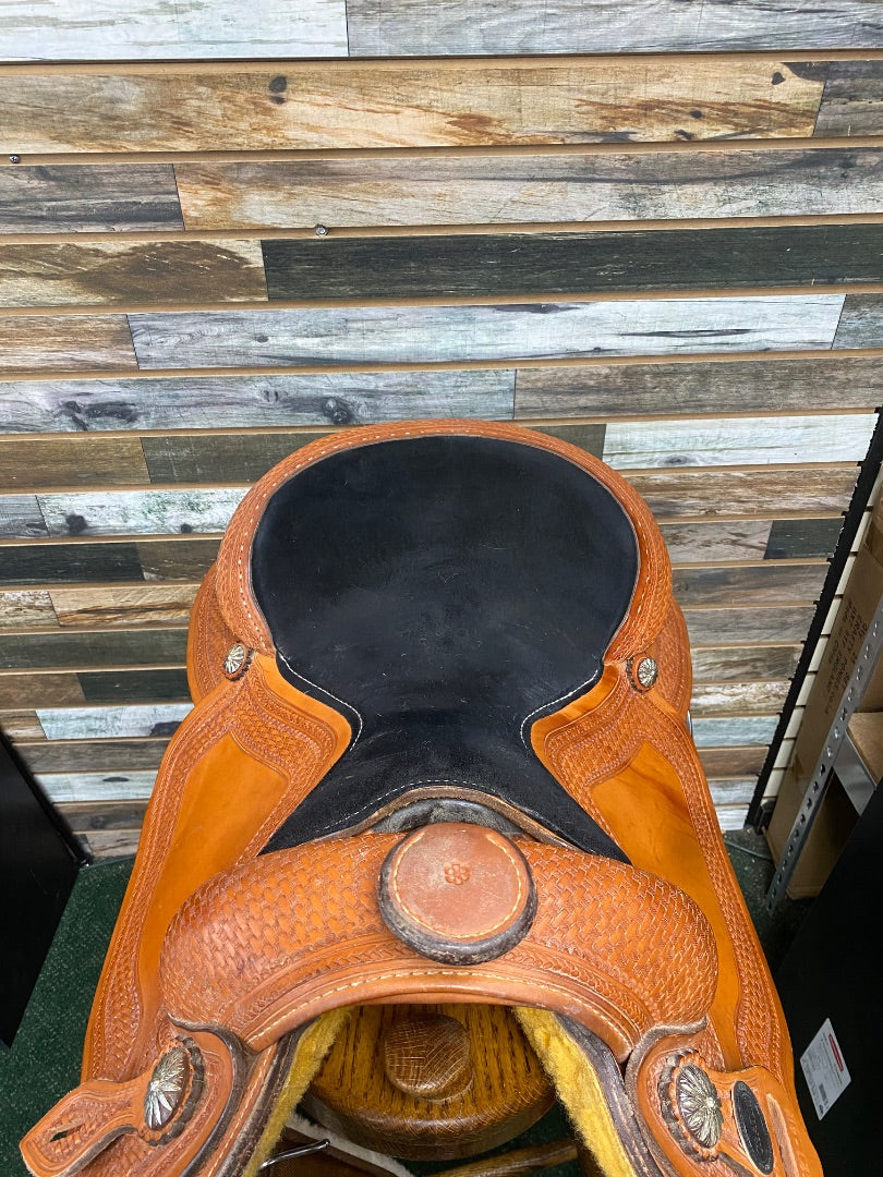 USED Crates Supreme Ladies Light Reiner Saddle With Hand Tooled Boarder 16" Natural