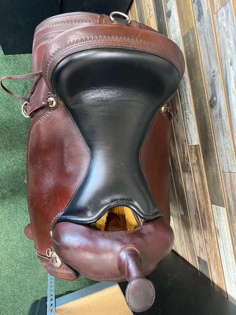 USED Circle Y Flex 2 Trail Saddle 16" Walnut