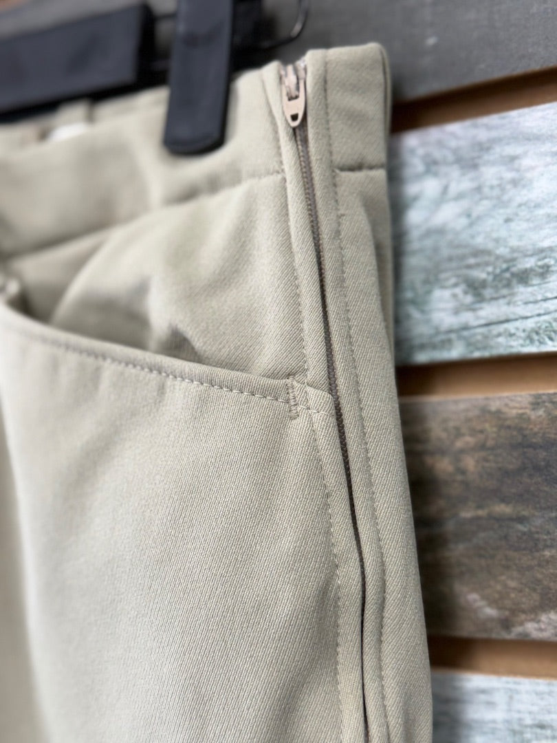 USED Tailored Sportsman Side Zip Breeches | 26R