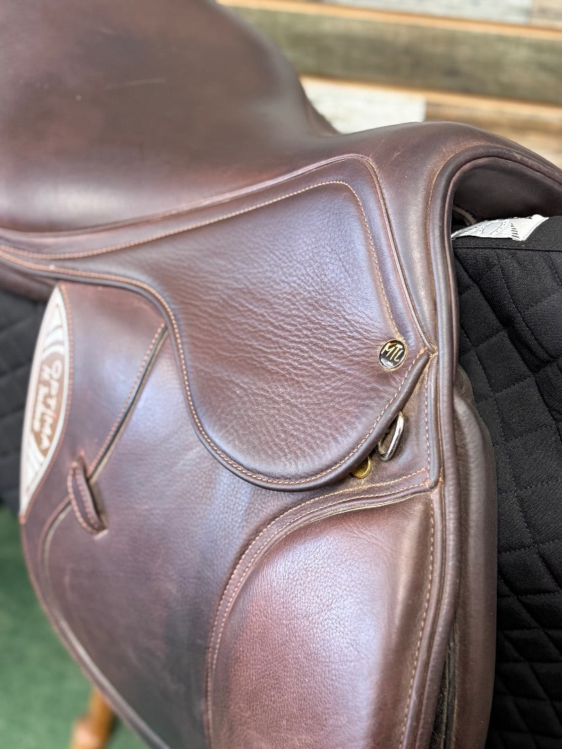 USED 18" M. Toulouse Optima Armani Close Contact Saddle