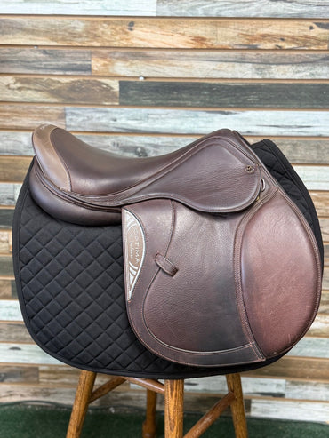 USED 18" M. Toulouse Optima Armani Close Contact Saddle