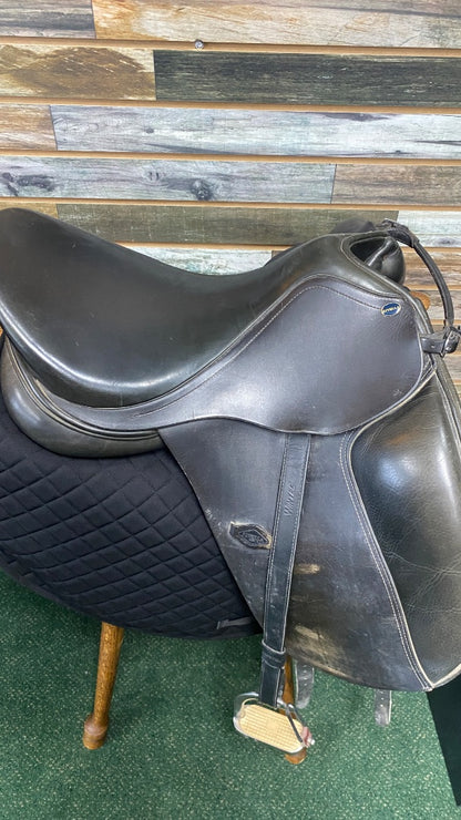 USED 17" HDR Rivella Dressage Saddle
